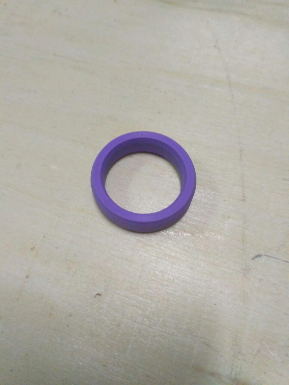 КІЛЬЦЕ УЩІЛЬНЮЮЧЕ ТРУБКИ МАСЛЯНОЇ ТУРБІНИ