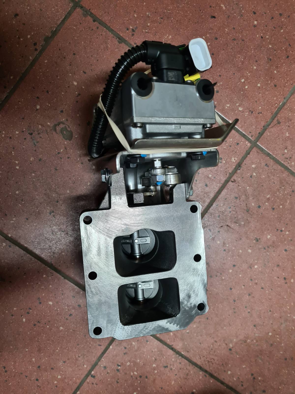 КЛАПАН EGR РЕЦИРКУЛЯЦІЇ ВИХЛОПНИХ ГАЗІВ MAN TGS/TGX EURO 6 (D2066/D2676)