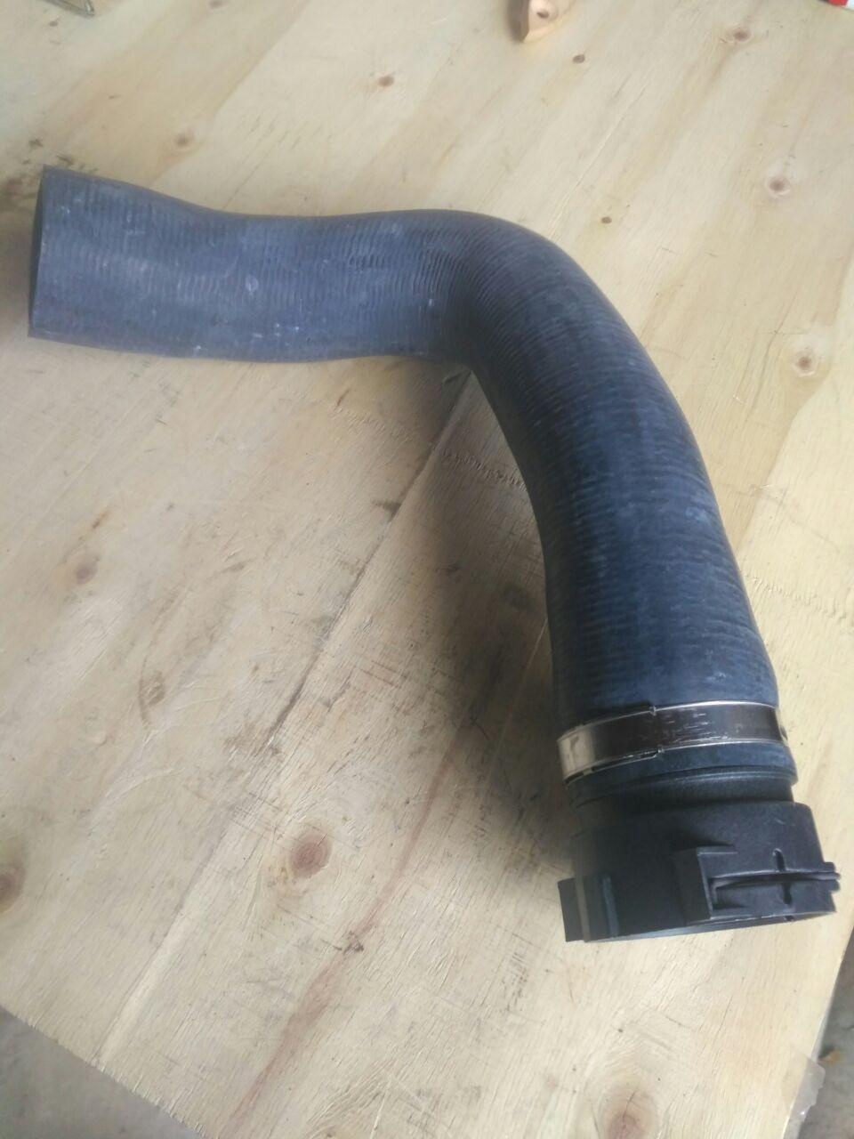 ПАТРУБОК РАДАТОРА НИЖНІЙ  56mmx303mm SCANIA 4 DC11.01-DT12.08 05.95-