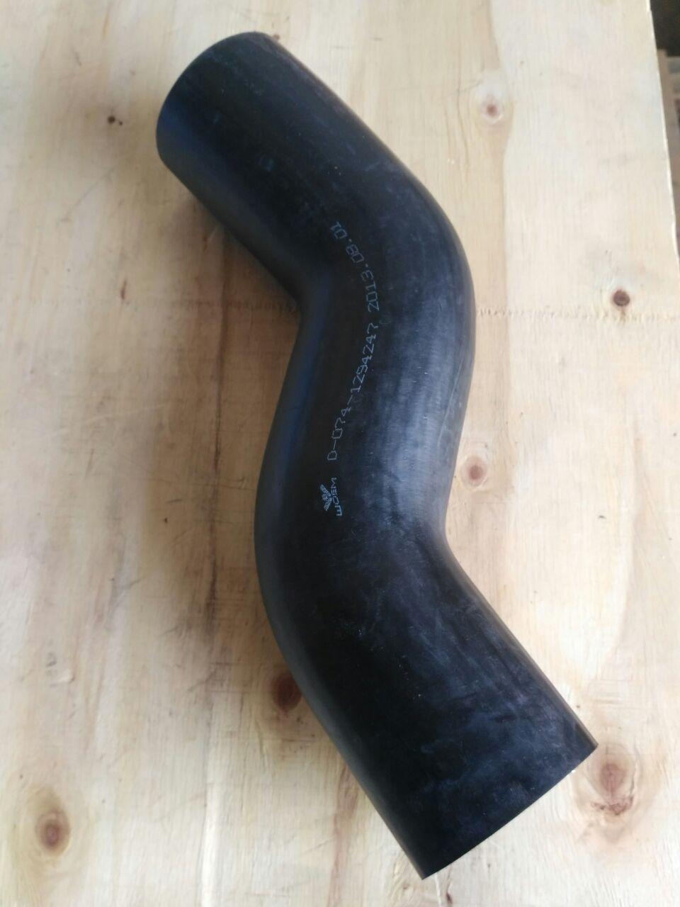 ПАРТРУБОК ГУМ.РАДІАТОРА.FI60 DAF 95XF